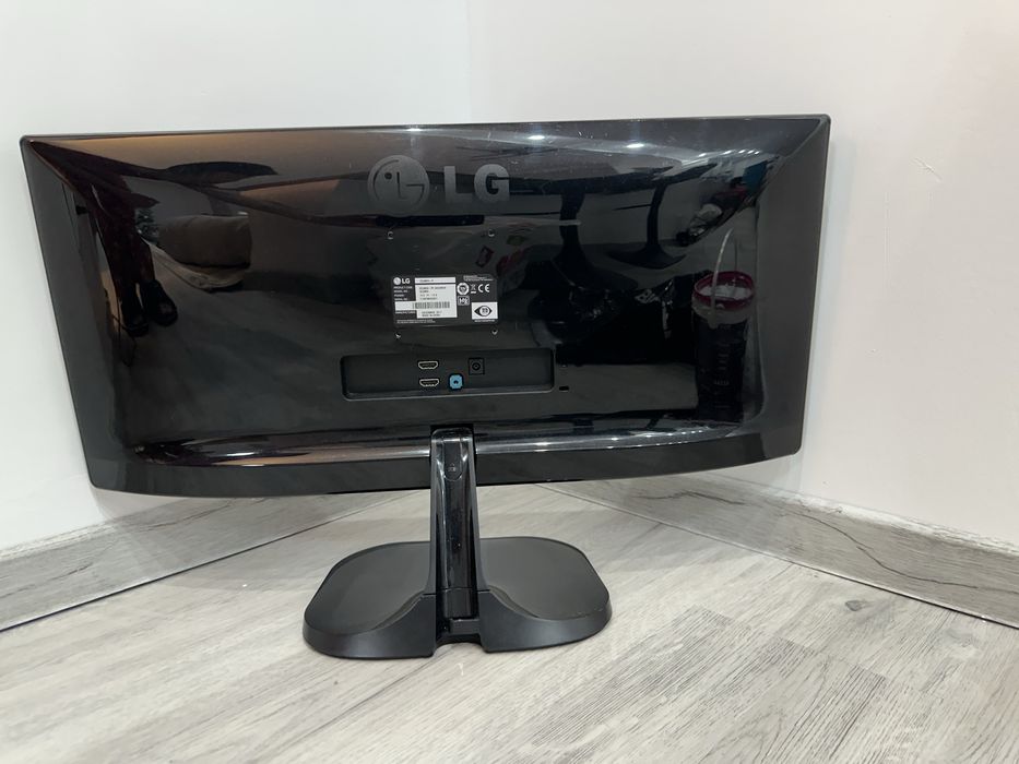 Monitor LG Ultrawide Full HD