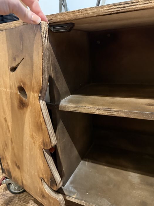 Дизайнерски ръчноизработен ТВ шкаф от масив