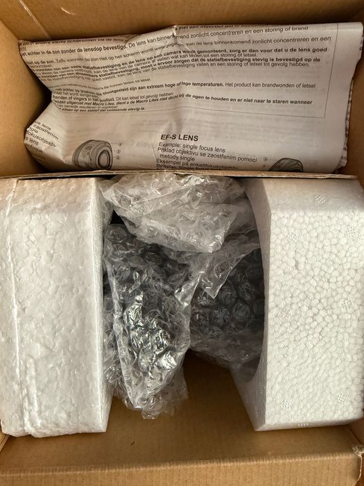 обектив Canon EF 24-105mm f/4L IS USM