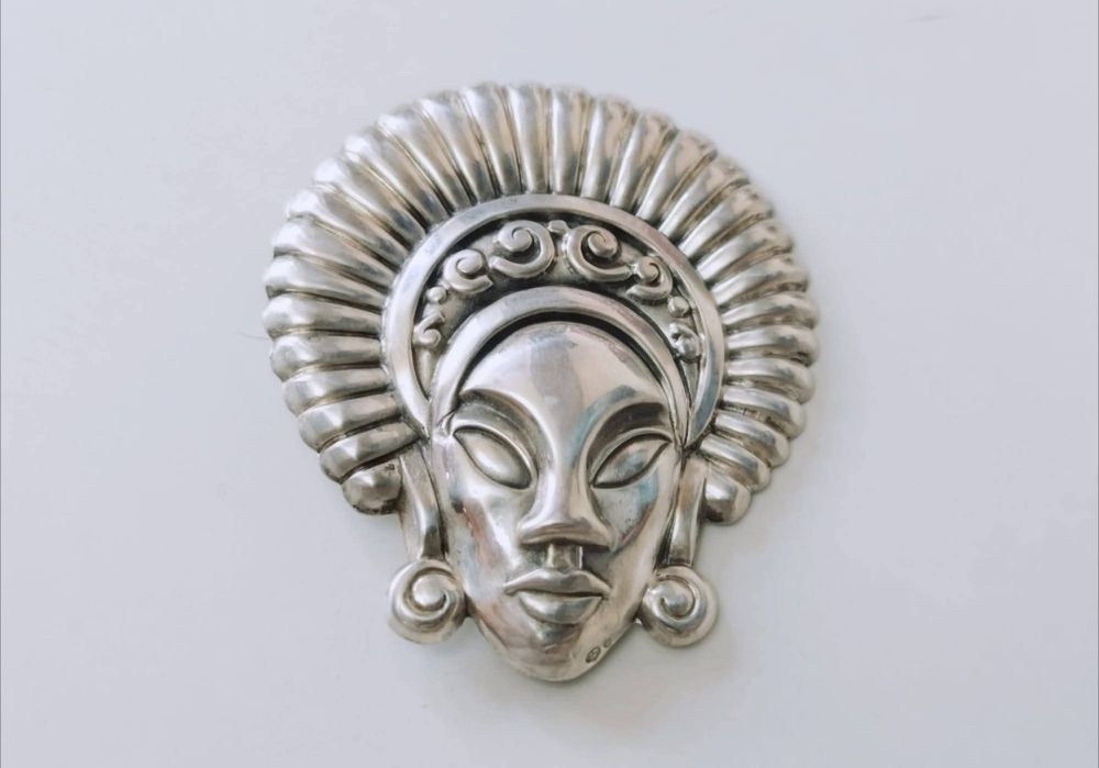 Veche brose tribala din argint sterling, masca tribala sculptata, Truart