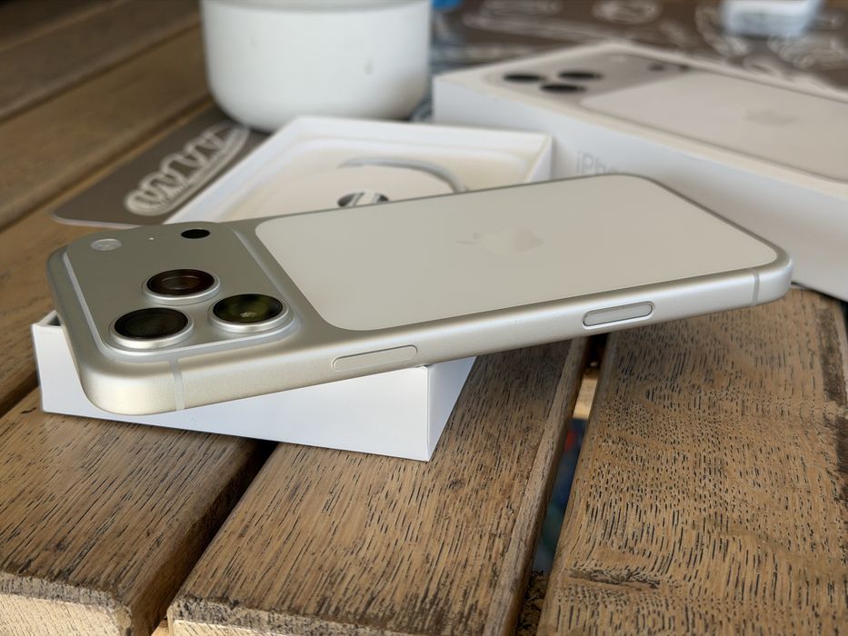 iPhone 17 PRO MAX Silver 256GB Neverlocked•10/10•Garantie 2028 + Factura