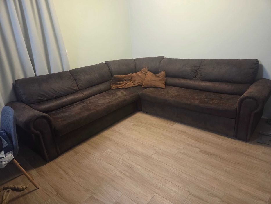 Разтегателен диван