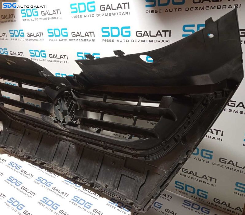 Grila Centrala cu Sigla Emblema Radiator de pe Bara Spoiler Fata Volkswagen Passat CC 2009 - 2012 Cod 3C8853651P 1K5853600 3C0853600A [M3750SOS]