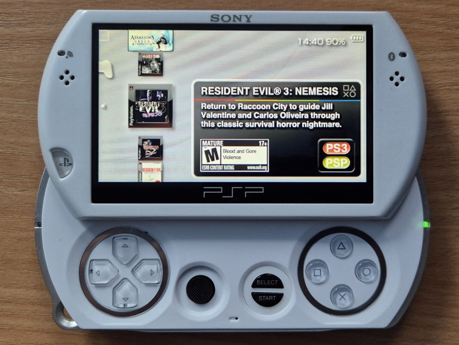 Vând/Schimb Playstation Portable Go (PSP GO)