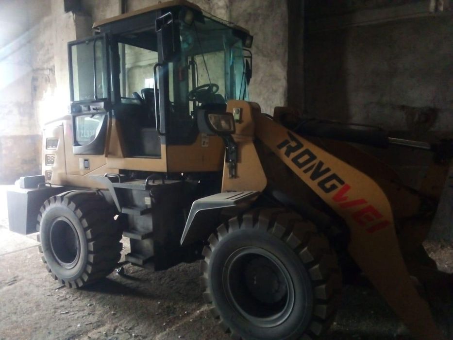 Срочно продаю погрузчик