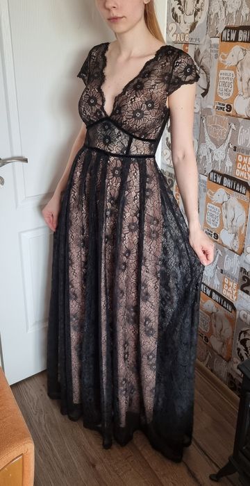 Дантелена бална официална рокля