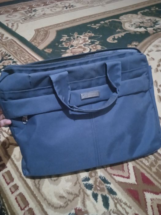 noutbuk sumka sotiladi holati yaxshi