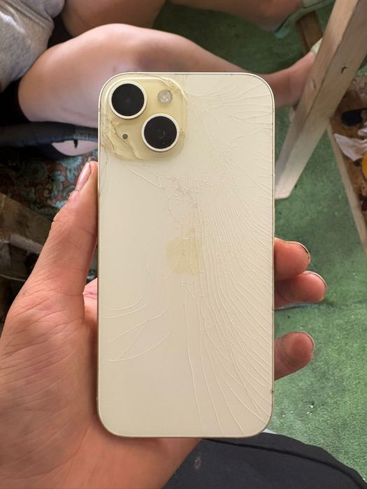 Dau la schimb sau vand iphone 15