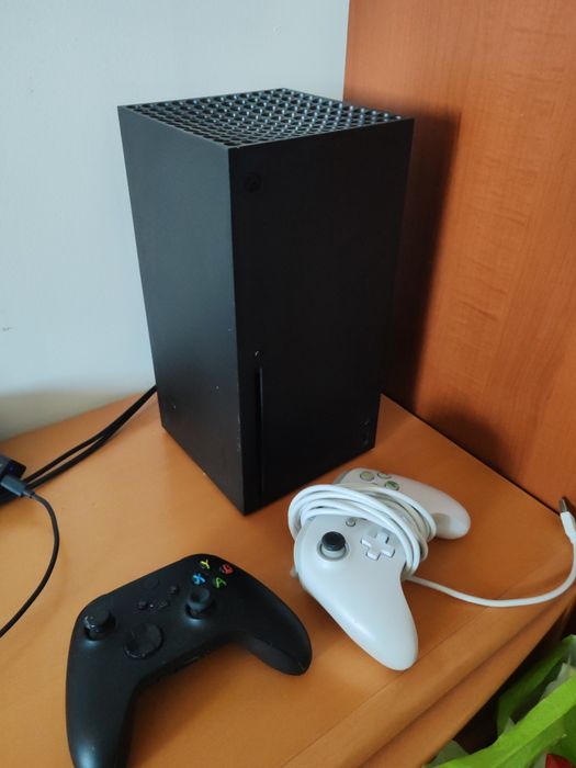 VAND XBOX SERIA X + 2 manete