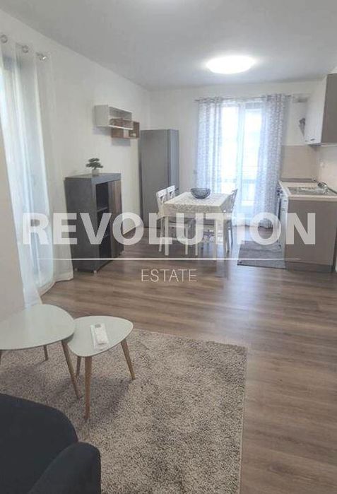 Дава се под наем Двустаен апартамент в Варна, Конфуто - 59 кв.м за 450 € - Снимка #1