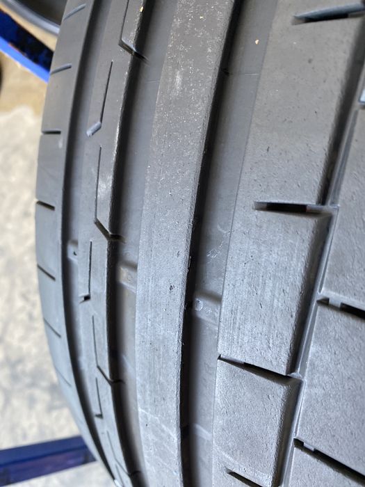 235/45/21 Continental Vara