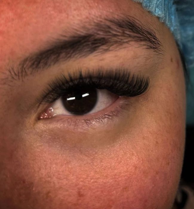 Наращивание ресничек
