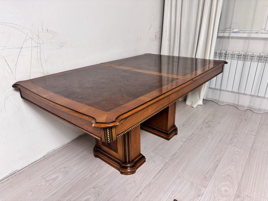 Продается стол б/у в хорошем состояний