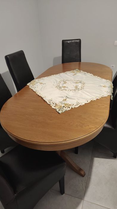 Masă lemn masiv de 8 persoane