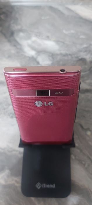 Vind Telefon LG E 400 cu Incarcarcator Original LG ,,Decodat