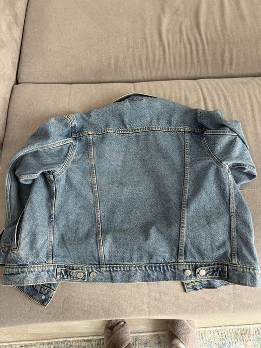 Продам джинсовую куртку lewis