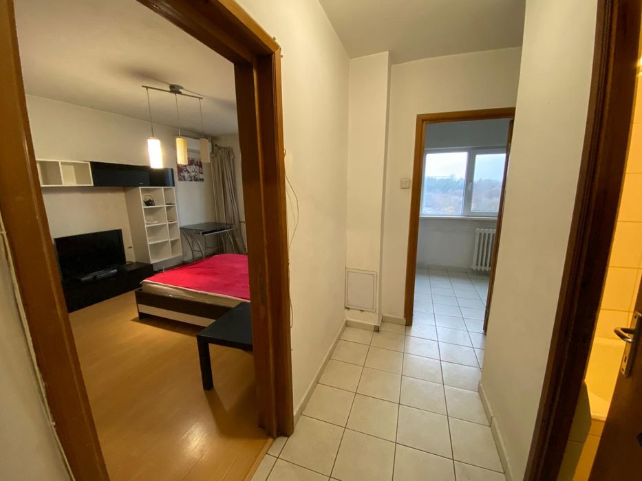 Inchiriez garsoniera confort 1 Tineretului decomandată spatioasa etaj 6/10 întrare din bulevard vedere spre parc parcare in fatata blocului