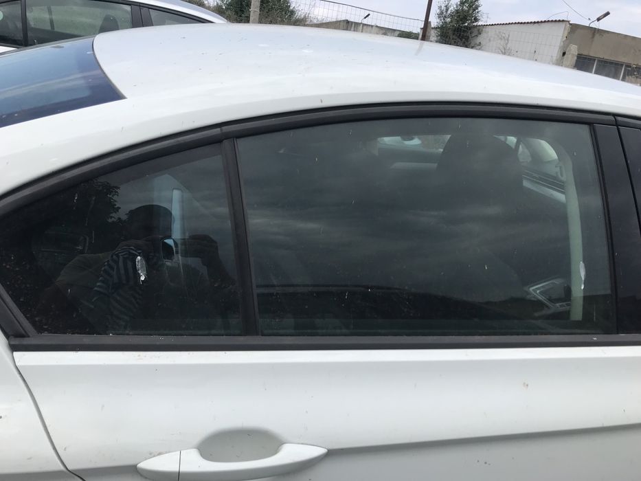 странично стъкло vw passat b8