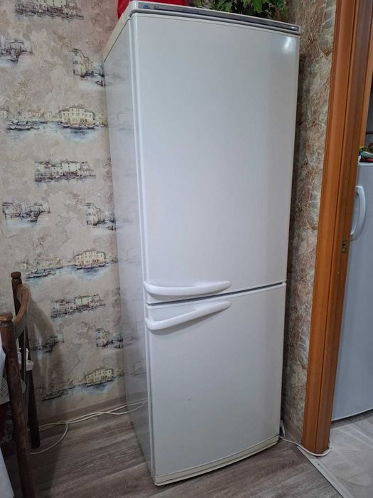 Продам холодильник Атлант