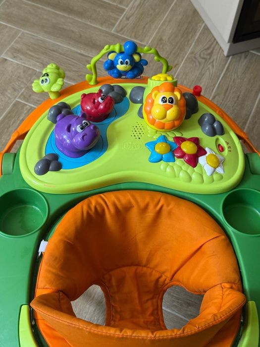 Ходунок продам в отличном состоянии Chicco