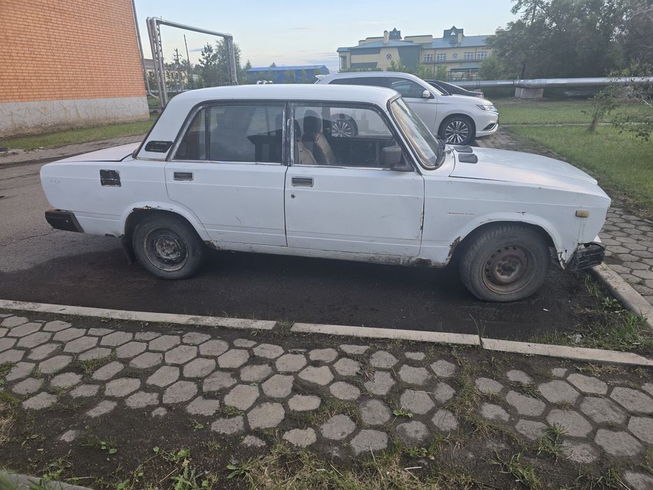 Автомобиль Ваз 2107