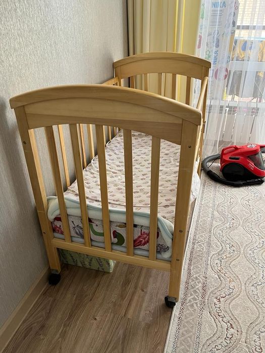 Деткая кровать с матрасом