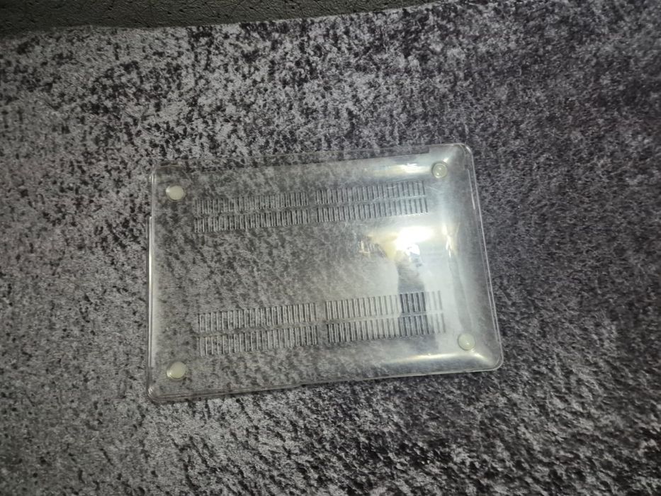 Продам защитный чехол (hardshell) для MacBook Air 13