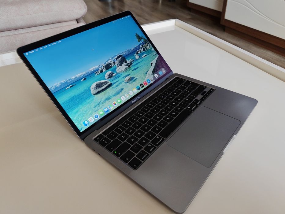 MacBook Pro 13 2020 | Intel Core i7 | 32 Ram | 1TB SSD