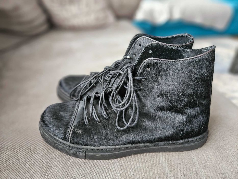 Сникърси естествен косъм pult.bg