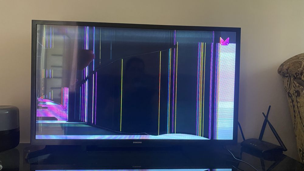 Продам телевизор на запчасти