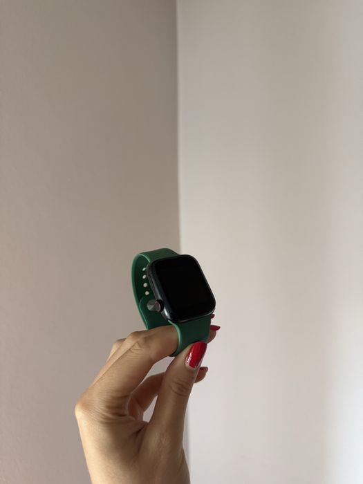 Ceas smartwatch