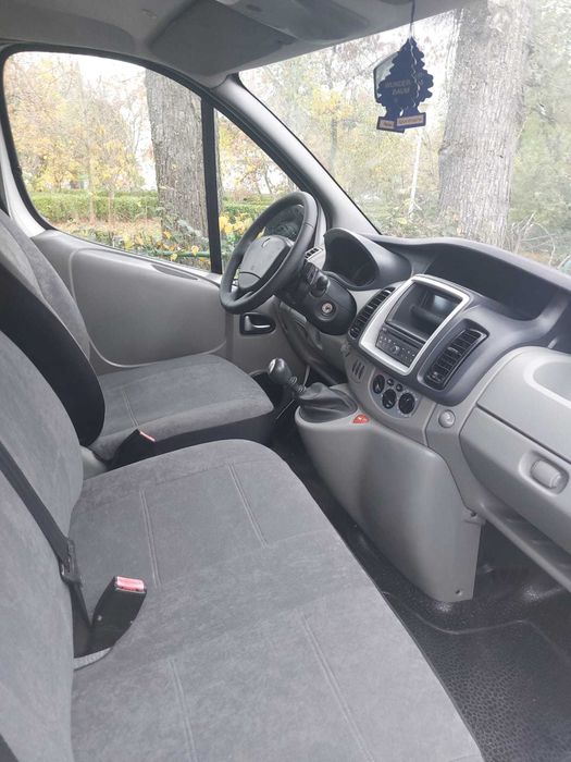 RENAULT Trafic 2014 — imagine 3