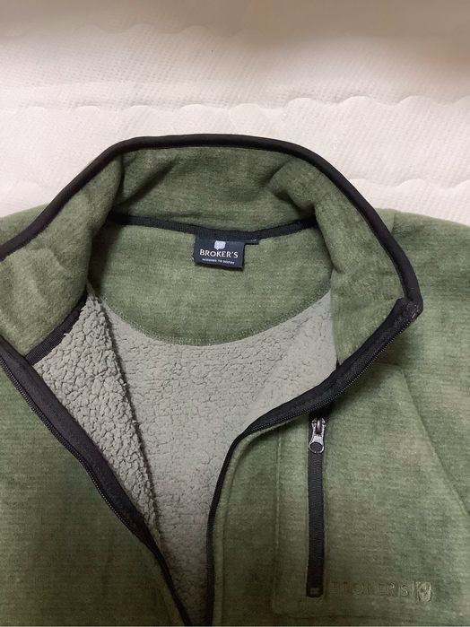 Jacheta Broker’s polar imblanita barbati