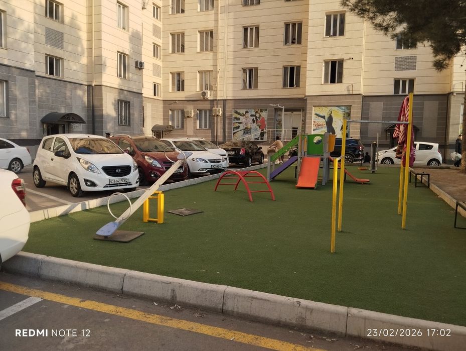 3 xonali uy sotiladi Mirzo Ulugʻbek tumanida Qorasuv 6 dahasida