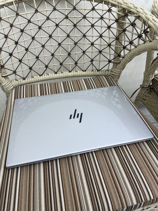 Продам HP Envy 17-cw0023dx 17.3"Touchscreen i7-13700H 16GB RAM 1TB SSD