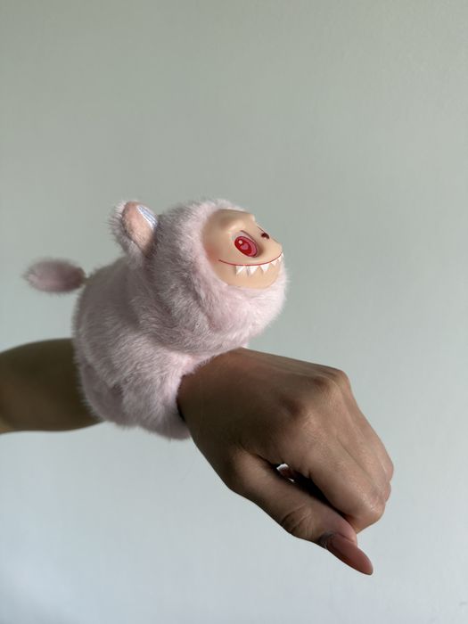 Лабубу игрушки и браслеты