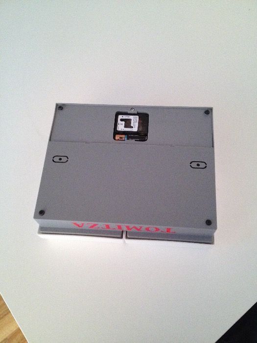 Alimentator hrana pisici, automat, cu racitor + bonus 2 mingiute.