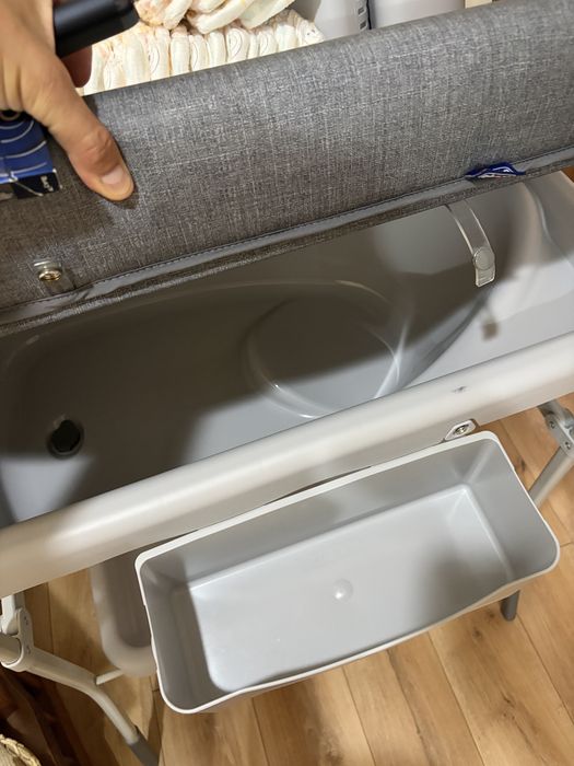 Cadita cu masa de infasat Chicco, 2 in 1, pliabila