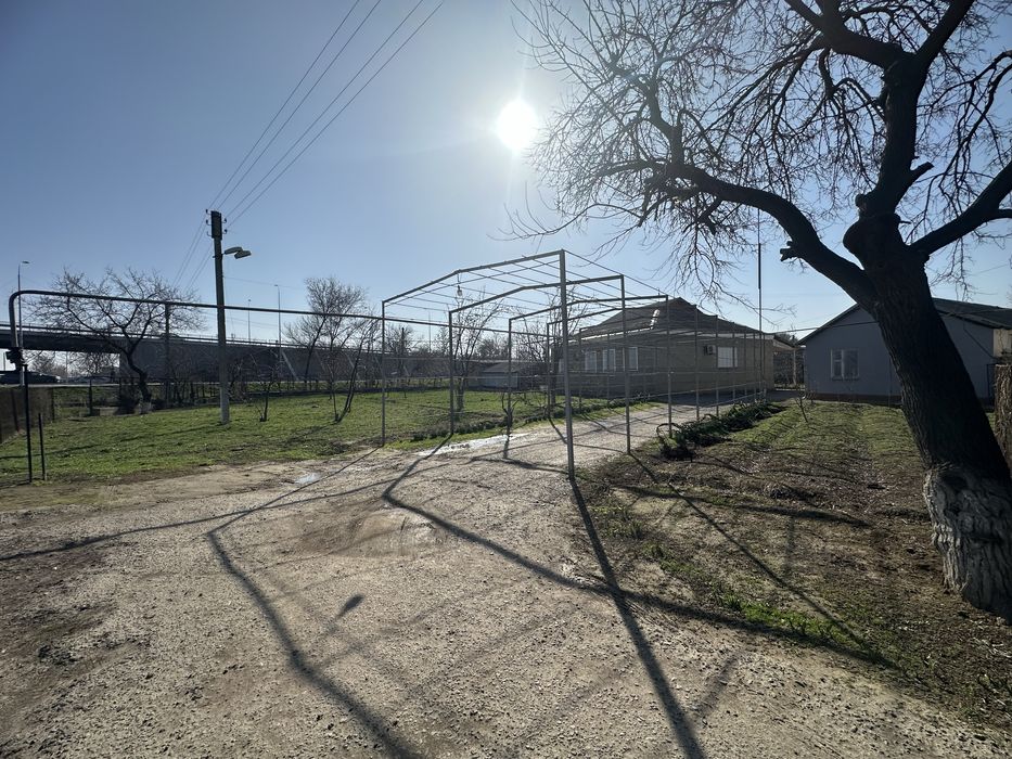 Катта ховлили уй сотилади