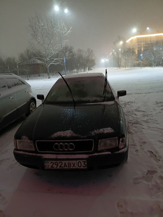 Продам аудиб4 1993 года