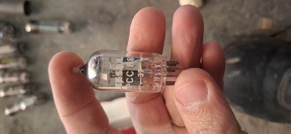 Вакумни радио електронни лампи