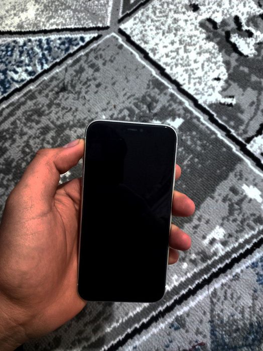 iPhone 11 ni ozi ideyal holda