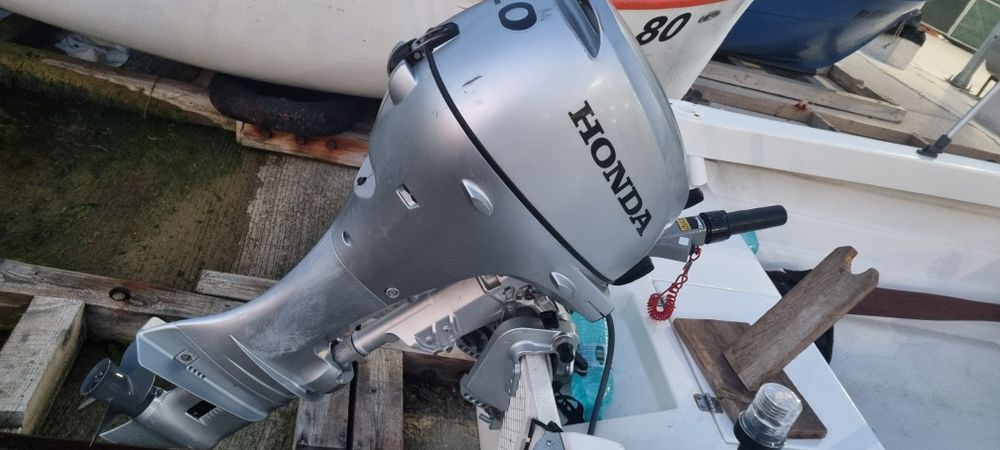 Лодка Triton 440