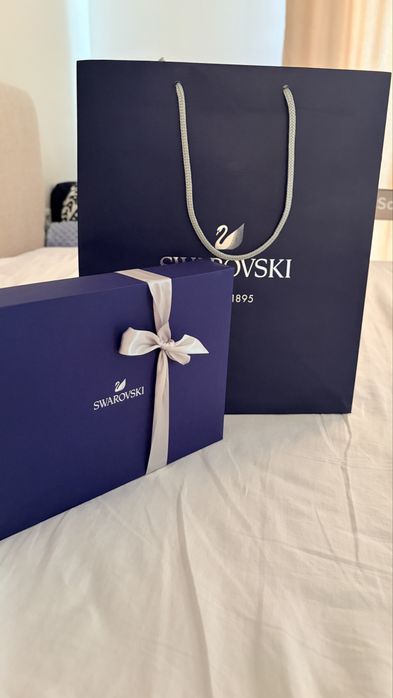 Чанта и подаръчна кутия Swarovski