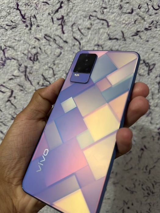 Vivo V21 e
Barmoq izi ekranda Quylay va ju