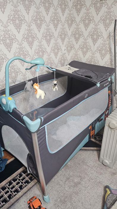 Продам манеж не дорого