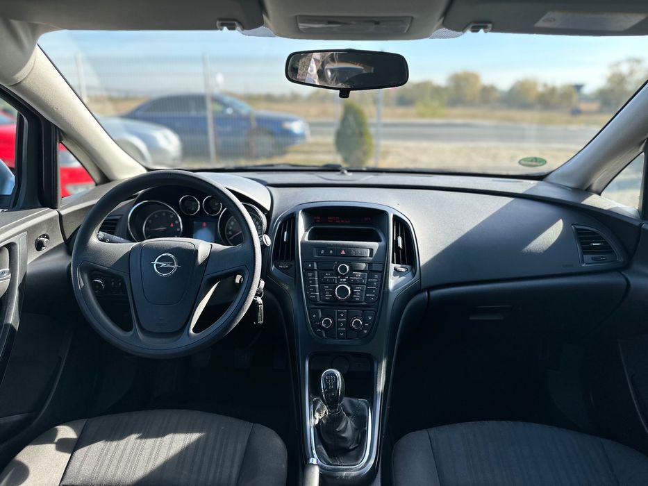 Opel astra J 1.6i Garantie Rate