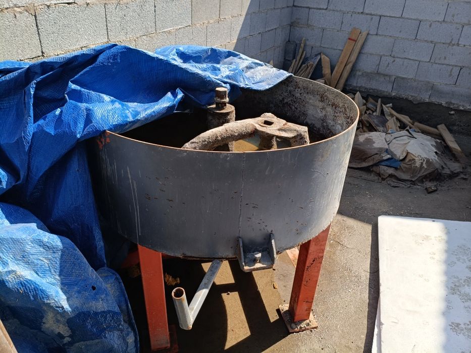 Бетоно мешалка срочно