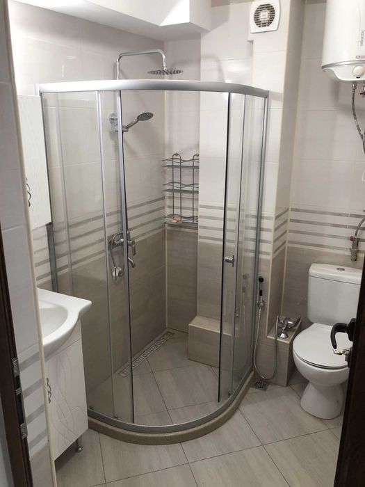 Дава се под наем Тристаен апартамент в София, Център - 90 кв.м за 812.94 € - Снимка #5