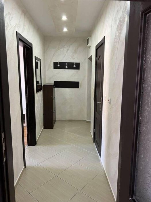 Дава се под наем Двустаен апартамент в Бургас, Лазур - 60 кв.м за 408 € - Снимка #2